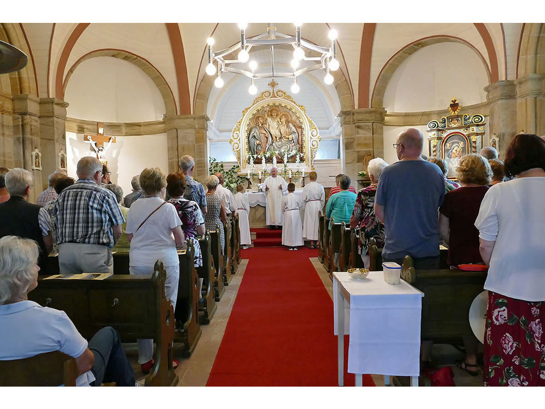 Nachfeier des Mährisch-Neustädter Wachsstockfestes an der Weingartenkapelle (Foto: Karl-Franz Thiede)